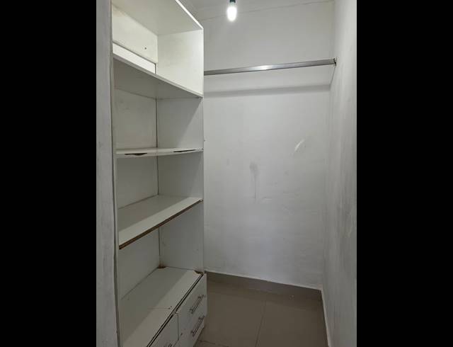 1 bed property to rent in HIGHLANDS NORTH